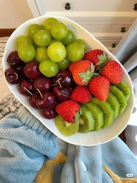 Doordash Food, Fruit Strawberry, Strawberry Kiwi, Makanan Diet, Healthy Lifestyle Food, Healthy Food Motivation, Food Recepie, Food Goals, Delicious Fruit