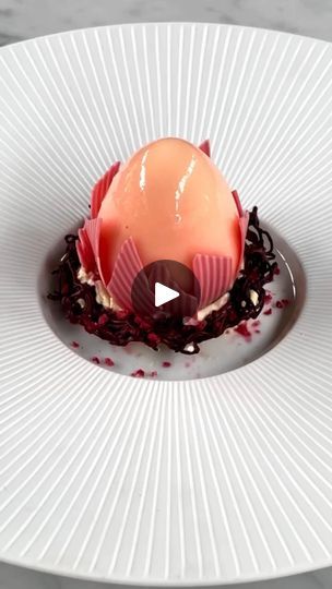 Fancy Desserts Presentation, Fancy Food Presentation, Fancy Chocolate, Chef Styles, Dessert Presentation, Kitchen Skills, Chocolate Art, Pastry Art, Molecular Gastronomy