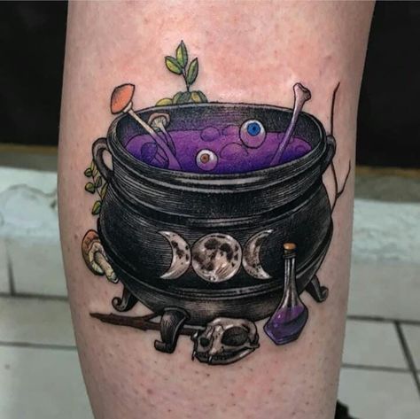 Traditional Cauldron Tattoo, Cauldron Tattoo, Celtic Tattoo Symbols, Witchy Tattoos, Halloween Flash, Future Tattoo Ideas, Witch Tattoo, Celtic Tattoo, Tattoos Inspo