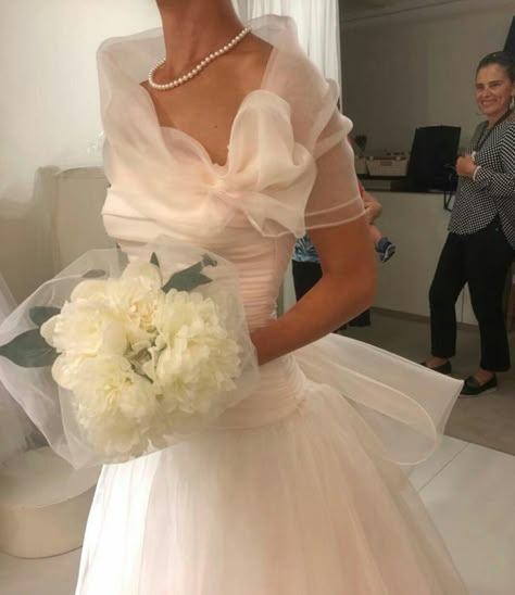 Classy Wedding Dress, A Wedding Dress, Classy Wedding, Elegant Wedding Dress, 가을 패션, Wedding Dress Inspiration, Gorgeous Gowns, Dream Wedding Dresses, Wedding Looks