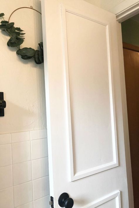 Diy Door Trim Moldings, Diy Interior Door Makeover, Diy Interior Door, Door Moldings And Trim, Door Makeover Diy Interiors, Diy Door Molding, Interior Door Makeover, Cottage Kitchen Renovation, White Interior Door