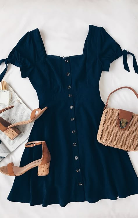 🎄PINTEREST ❤︎ @brianaa0122🎄 Navy Blue Skater Dress, Áo Blu, Trendy Dresses Summer, Blue Skater Dress, Skater Aesthetic, Peplum Tops, 가을 패션, Mode Vintage, Fashion Mode