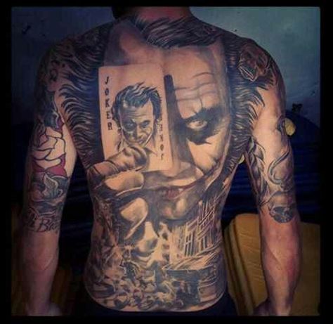 Joker back tatt. Now that's a commitment Joker Card Tattoo, Cool Back Tattoos, Best Tattoo Ever, Der Joker, Worlds Best Tattoos, Batman Tattoo, Comic Tattoo, Clown Tattoo, Tattoo Henna