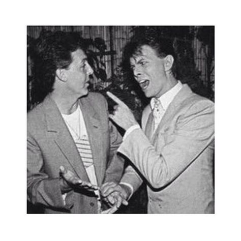 ★ • • #davidbowie #damndavid #bowie #paulmccartney #jamespaulmccartney #mccartney #davidbowierip #ziggystardust #aladdinsane #halloweenjack #thinwhiteduke #low #heroes #lodger #tinmachine #outside #earthling #thenextday #blackstar David Bowie And Paul Mccartney, Bowie Fashion, David Bowie Pictures, David Bowie Fashion, David Bowie Born, Paul Mccartney Beatles, David Bowie Labyrinth, Bowie Labyrinth, Man Who Sold The World