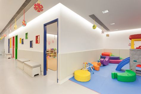 playschool architecture design Kindergarten Architecture, Educational Architecture, Kindergarten Interior, Preschool Designs, School Building Design, Daycare Design, Kindergarten Design, School Interior, Interior Design School