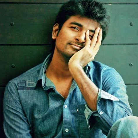 Sivakarthikeyan Hd Images, Sivakarthikeyan Doctor Movie Images, Sivakarthikeyan Wallpapers, Film Dance, Wallpaper Photo Hd, Cute Captions, Actor Picture, Actors Images, Actor Photo