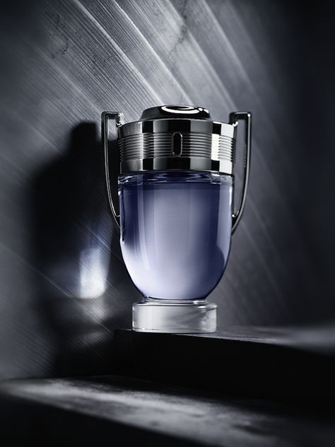 Paco Rabanne Invictus (2013). L'eau de toilette de David! - Parfumerie et parapharmacie - Parfumeries - Paco Rabanne Invictus Paco Rabanne, Best Fragrance For Men, Perfume Photography, Perfume Reviews, Best Fragrances, Best Perfume, Mua Sắm, Mens Cologne, New Fragrances