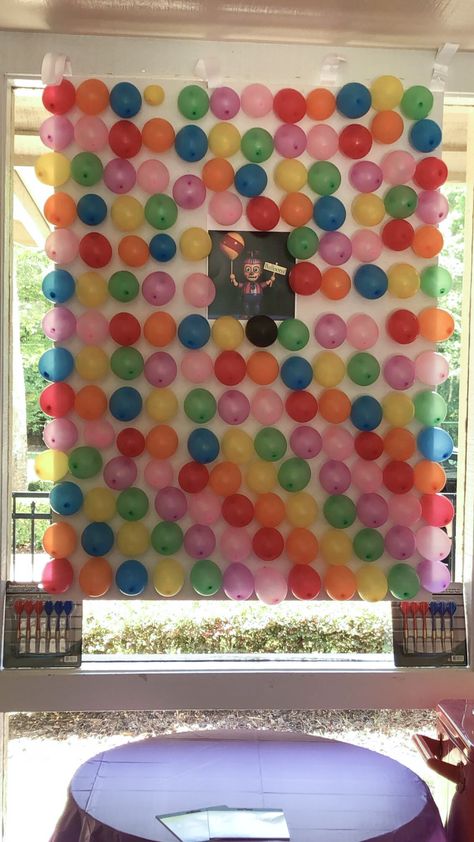 Fnaf Birthday Party Ideas Diy, Fnaf Birthday Party Games, Fnaf Games Party, Fnaf Birthday Party Activities, Dart Balloon Game, Balloon Dart Game Diy, Fnaf Themed Birthday Party, Fnaf Party Games, Balloon Pop Party Game