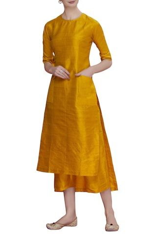 Raw Silk Suit Designs Indian, Raw Silk Kurta Designs Women, Silk Suit Designs Indian, Raw Silk Kurta, Silk Kurtas, Asymmetric Kurta, Raw Silk Lehenga, Raw Silk Fabric, Straight Fit Pants