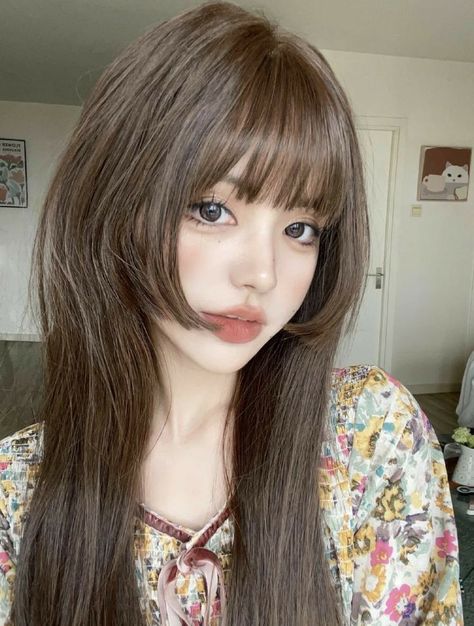 Brown Hime Haircut, Layered Hime Haircut, Full Fringe, Kawaii Hairstyles, Shot Hair Styles, Haircuts Straight Hair, Cut My Hair, American Beauty, Long Hair Cuts