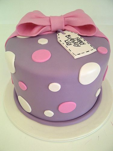 Cute and Simple Birthday Cake (1177) Birthday Cake For Women Easy, Fondant Cake Ideas, Simple Fondant Cake, Birthday Cake For Women, Birthday Cake For Women Simple, Cake For Women, Fondant Cakes Birthday, Fondant Cake Designs