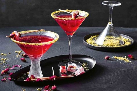 Pomegranate Tea, Tea Flowers, Healthy Food Habits, Dinner Club, Pink Cocktails, Party Punch, Trending Recipes, Turkish Delight, Christmas Cocktails