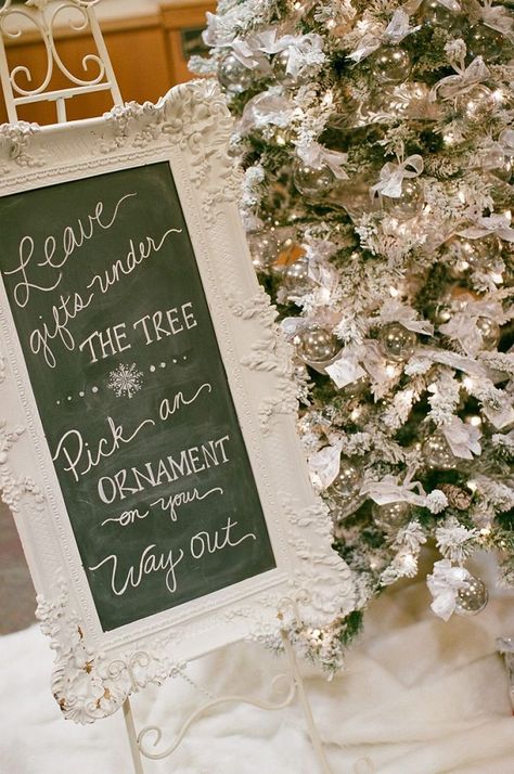 Winter Wonderland-party, Christmas Wedding Themes, Christmas Wedding Inspiration, Greenery Wedding Centerpieces, Christmas Wedding Decorations, Rustic Wedding Decorations, Boda Diy, Wedding Themes Winter, Winter Wedding Decorations