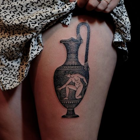 Antique Tattoo, Vase Tattoo, Greek Vases, Greek Tattoos, Vase Crafts, Pink Vase, Antique Vase, Thigh Tattoo, Beautiful Tattoos