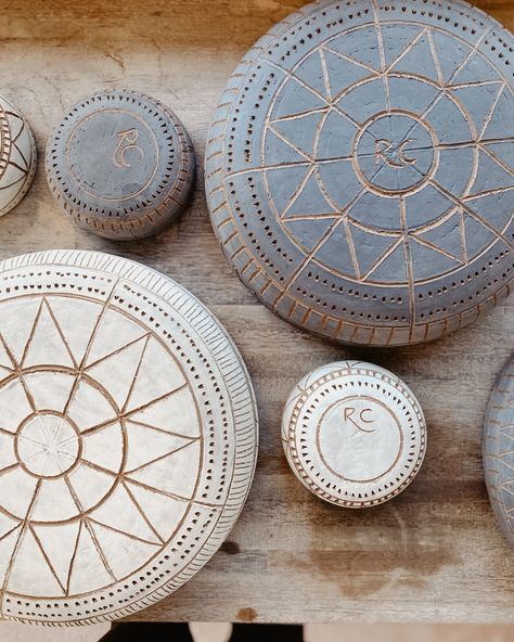 A Small Collection of Boheme Serve Ware being decorated with Clay Slip & Sgraffito #bohostyle #ceramics #ceramic #stoneware #pottery #ceramicist #serveware #contemporaryceramics #newcollection #clay #bohemian #style Clay Slip, Serve Ware, Ceramic Stoneware, Ceramic Pieces, New Ceramics, Handcrafted Ceramics, Unique Ceramics, Stoneware Pottery, Sgraffito