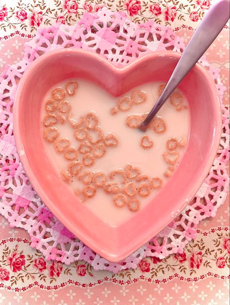 Heart Shaped Bowl, Heart Bowl, Heart Shaped Things, Pink Bowls, Heart Shaped Bowls, Valentine Fun, Cereal Bowls, Cute Pink, Ceramic Bowls