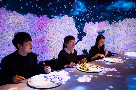 teamlab interactive saga beef restaurant Interactive Restaurant, High End Restaurant, Tokyo Restaurant, Asian Art Museum, Laser Show, Restaurant Ideas, Luxury Restaurant, Event Stand, Interactive Installation