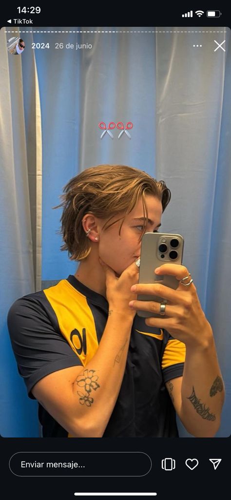 Half Up Half Down Shaved Sides, Masc Straight Haircut, Queer Fade Haircut, Female Modern Mullet, Short Hairstyle Lesbian Hair, Queer Man Haircut, Mid Length Lesbian Hair, Short Hairstyle Women For Straight Hair, Short Curtain Haircut