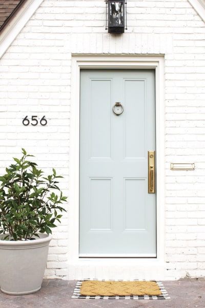 Exterior Door Colors, Cottage Front Doors, Front Door Inspiration, White Exterior Houses, Blue Front Door, Modern Renovation, Paint Color Inspiration, Door Paint Colors, Door Inspiration