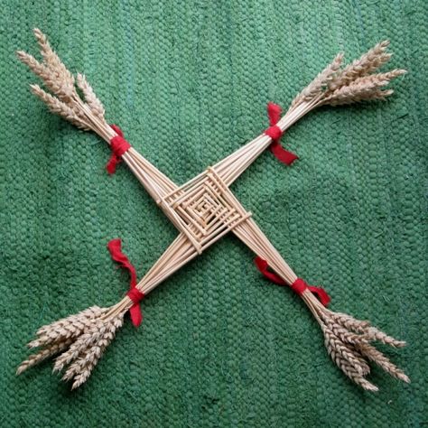 Bridget Cross, Brigid's Cross, St Bridget, Corn Dolly, Pagan Crafts, St Brigid, Witchy Crafts, Orthodox Church, Celtic Art