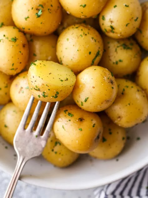 The Best Buttery Boiled Potatoes - Completely Delicious Boiling Small Potatoes, Boiled Golden Potato Recipes, Boiled Yukon Gold Potatoes, Boiled Yellow Potatoes, Boiled Fingerling Potatoes, Boiled Mini Potato Recipe, Boiled Baby Potato Recipes, Boiled Red Potato Recipes, Swedish Picnic