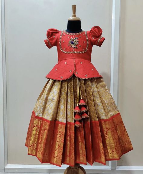 Traditional Baby Dresses, Pattu Pavadai Designs, Cotton Frocks For Kids, Pattu Pavadai, Model Blouse, Kids Dress Collection, Kids Blouse Designs, Saree Lehenga, Cutwork Blouse Designs