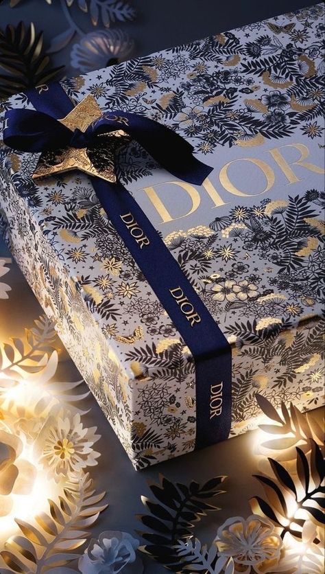 Christmas Packaging Design, Luxury Packaging Design, Christmas Hamper, Gift Box Design, 카드 디자인, Sweet Box, Box Packaging Design, Christmas Packaging, Idul Fitri