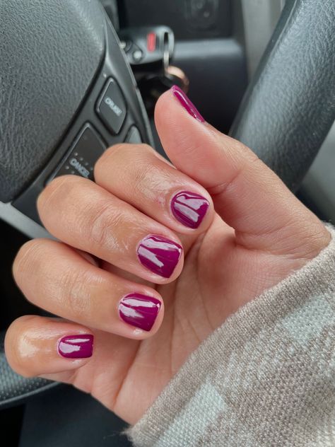 Dark purple gel nails/dark red/short nails. Plum Nail Color Ideas, Dnd Nail Ideas, Dnd Sparkle Gel Polish Colors, Dark Fuschia Nails, Dark Purple Short Nails, Dnd Sparkle Gel Polish, Dark Magenta Nails, Dark Purple Gel Nails Short, Short Dark Purple Nails