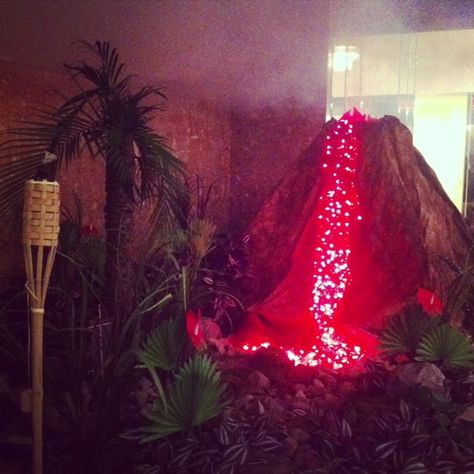 Volcano - could it be a waterfall? Think: blue Volcano Party, Pompon Tulle, Weird Animals Vbs, Vbs Themes, Fiesta Tropical, Hawaiian Theme, Tiki Party, Jungle Party, Hawaiian Party