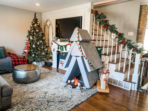 Christmas Playroom Ideas, Christmas Playroom, Farmhouse Christmas, Christmas Home, Modern Farmhouse, Christmas Decorations, Christmas, Home Decor