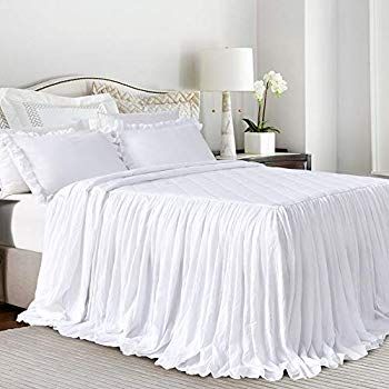 Country Bedspreads, Victorian Style Bedroom, Ruffle Bedspread, White Ruffle Skirt, Shabby Farmhouse, Shabby Chic Design, Queen Bedspread, Vintage Farmhouse Style, Chic Bedding