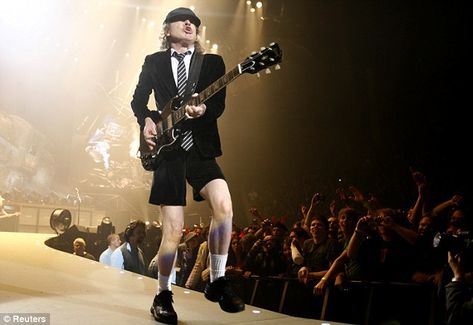 Acdc Outfit, Ac Dc Guitarist, Acdc Angus Young, Young Outfit, Malcolm Young, Acdc Angus, Mod Suits, Young Dresses, Famous Pictures