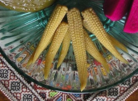 Pickled Baby Corn from Food.com:   								These pickles are very popular in Mennonite country! Tasty and a real summer treat. Preparation time depends on how quickly you can pick and husk the corn! Cook time is approximate Pickled Corn On The Cob, Pickled Baby Corn Recipe, Baby Corn Recipe, Soybean Sprouts, Fridge Pickles, Pickled Corn, Chinese Spinach, Garbage Bread, Sweet Corn Recipes