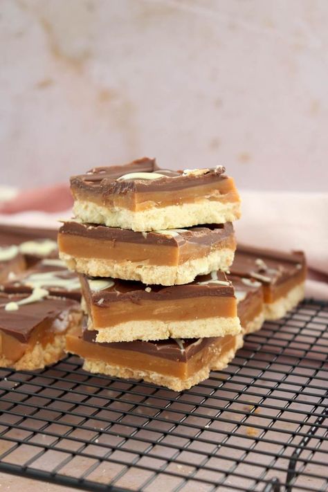 Shortbread Millionnaire Fondant, Biscuits, Cereal, Caramel, Food And Drink