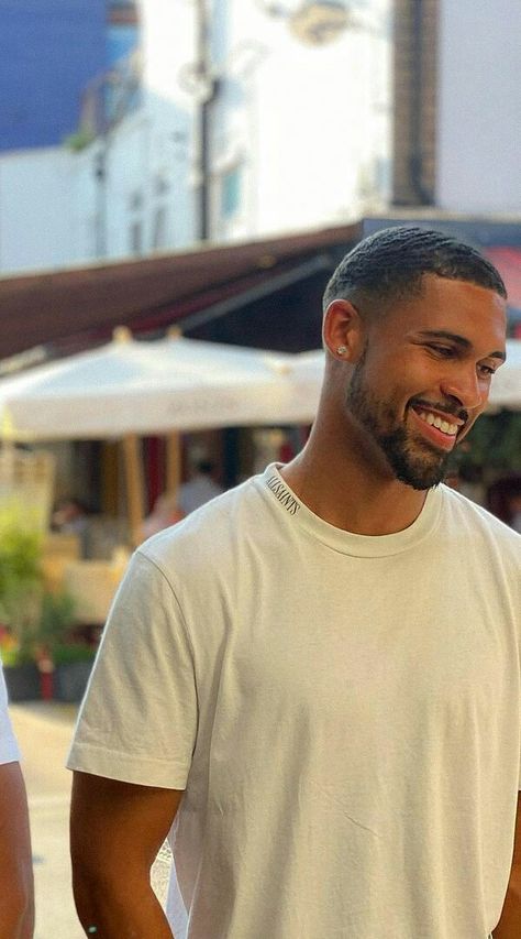 Tall Black Men, Loftus Cheek, Tall Dark Handsome, Ruben Loftus Cheek, Mens Inspo, Street Fashion Men Streetwear, Perfect Boy, Black Man, Beard Styles