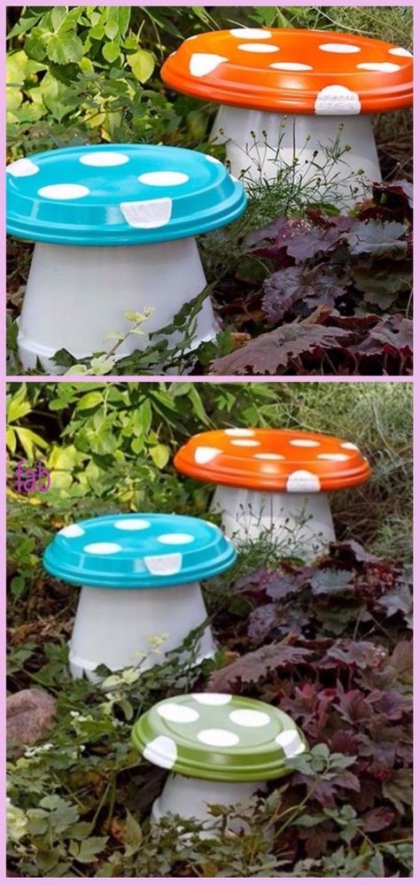 DIY Clay Pot Mushroom Toadstool Tutorials Clay Pot Painting, Toadstool Craft, Flower Pot Painting, Painting Mushroom, Mushroom Crafts, Pot Painting, Garden Mushrooms, Terra Cotta Pot Crafts, Painted Clay Pots