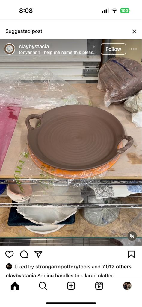 Clay Idea, Throwing Clay, Pottery Projects, Clay Plates, Wheel Throwing, Handmade Ceramics Pottery, Hand Building, Pottery Videos, Ceramic Inspiration