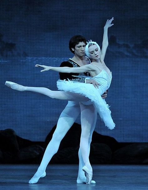 Uliana Lopatkina, Ulyana Lopatkina, Mariinsky Ballet, Swan Lake Ballet, Ballet Images, Ballet Pictures, Ballet Inspiration, Ballet Barre, Russian Ballet