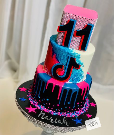 The colors, style, & design make this cake the star of any party table!! Wow!! Follow us on all of our social media accounts! YouTube- Edible Art with HM Cakes Instagram- hmcakes19 TikTok- hmcakes Facebook- Edible Art with HM Cakes Tiktok Cakes, Birthday Cake Designs Unique, Social Media Cake Design, Tiktok Cake Design, Tik Tok Cupcakes Ideas, Tik Tok Cake, Tiktok Cake Design Ideas, Tiktok Birthday Cake, Tiktok Cake