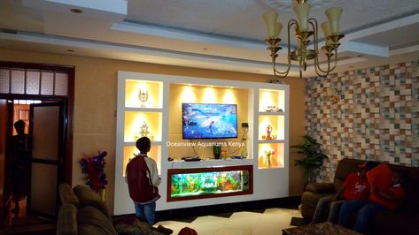 Media Wall Fish Tank, Tv Unit With Fish Tank Design Modern, Tv Wall Design With Aquarium, Tv Unit With Aquarium Design, Tv Unit With Fish Tank, Aquarium Under Tv, Wall Aquarium Design, Modern Tv Cabinet Design, Aquarium Wall