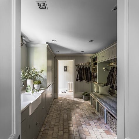 Boot Room Ideas, Boot Room Utility, Utility Room Storage, Utility Room Designs, Mudroom Laundry Room, Mudroom Design, Looks Country, Extension Ideas, Willamette Valley