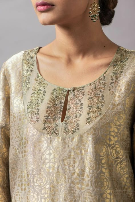 Good Earth Suits, Good Earth Kurta, Good Earth Clothing, Necklines For Kurtis, Neck Design Ideas, Neck Patterns, Churidar Designs, Lace Dress Design, Simple Kurta Designs