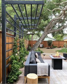 Cantilevered Pergola DIY - Kismet House Privacy Fence With Pergola Top, Exterior Home Walkways, Trellis Pergola Ideas, Trellis Patio Cover, Oklahoma Backyard Landscaping, Modern Yard Design, Gorgeous Backyards, Cantilevered Pergola, Pergola Build