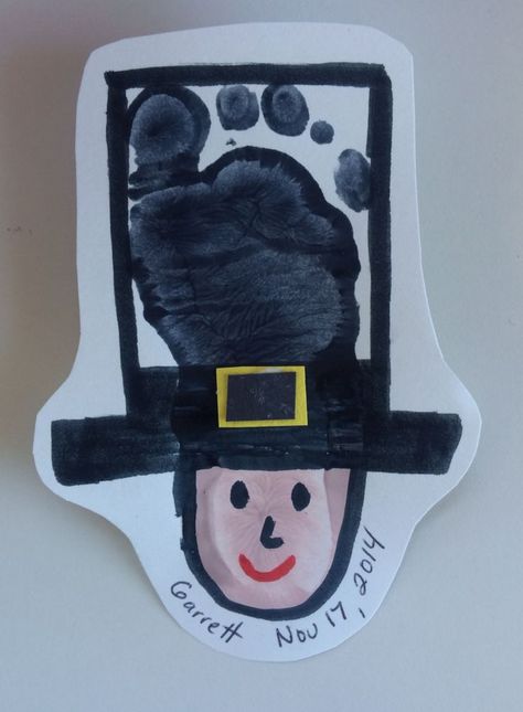 Pilgrim Crafts, Baby Footprint Crafts, Thanksgiving Crafts For Toddlers, Thanksgiving Crafts Preschool, November Crafts, Thanksgiving Projects, Footprint Crafts, Baby Art Projects, Thanksgiving Preschool