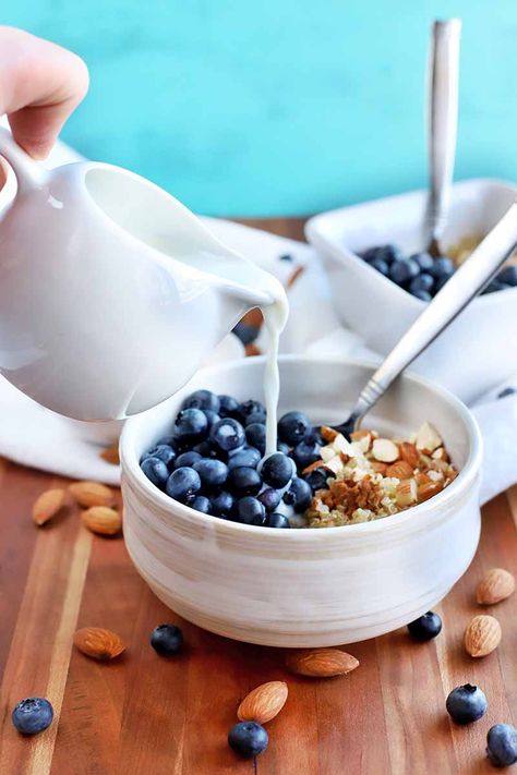 It's time to change up your breakfast routine with Gluten-Free Quinoa Breakfast Cereal with Blueberries. Get the recipe now on Foodal! #quinoarecipes #breakfastideas #foodal Macaroni Gratin, Hot Breakfast Cereal, Breakfast Quinoa, Quinoa Dishes, Hot Breakfast, Healthy Cereal, Quinoa Breakfast, Honey Cinnamon, Hot Cereal