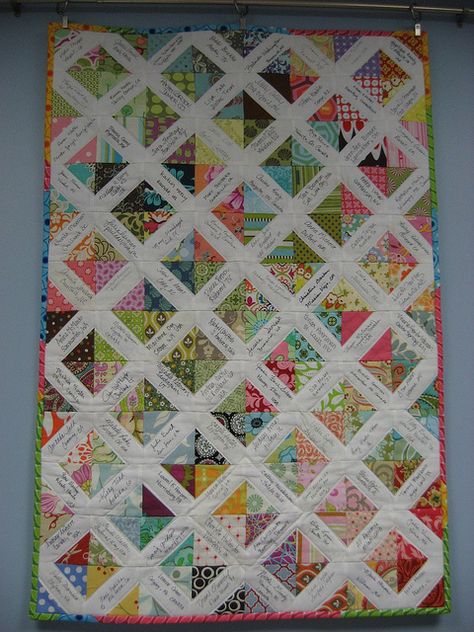 I haven't made on of these in almost ten years! I love this take on the signature quilt. Wedding Guest Quilt, Autograph Quilt, Guest Quilt, Friendship Quilts, Guest Book Quilt, Wedding Guest Book Quilt, Wedding Quilt Ideas, Wedding Quilts, Signature Quilts