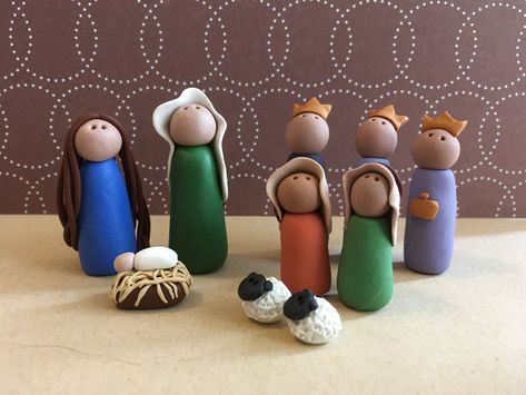 Xmas Crafts Kids, Clay Nativity, Miniature Nativity, Simple Nativity, Diy Nativity, Clay Crafts For Kids, Ribbon Sculpture, Christmas Clay, Heart Warming