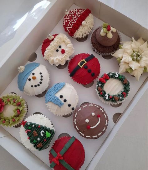 Cute Christmas Treats, Winter Cupcakes, Christmas Cupcakes Recipes, Christmas Cupcakes Decoration, Christmas Themed Cake, Christmas Cake Designs, Holiday Cupcakes, Cupcake Cake Designs, Cupcakes Decorados