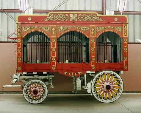 Circus Train Car, Circus Bedroom, Victorian Theatre, Zoo Signage, Circus Decor, Circus Wagon, Haunted Carnival, Entrance Signage, Cargo Trailer Conversion