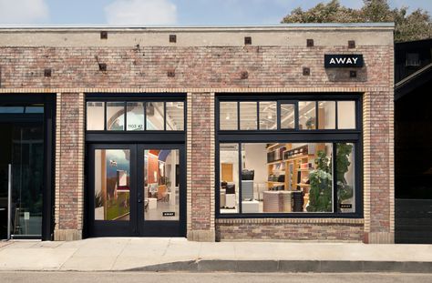 Modern Warehouse Design Exterior, Modern Warehouse Design, Los Angeles Venice Beach, Luxury Retail Store, Abbot Kinney Blvd, Mall Facade, Modern Warehouse, Retail Facade, Commercial Design Exterior